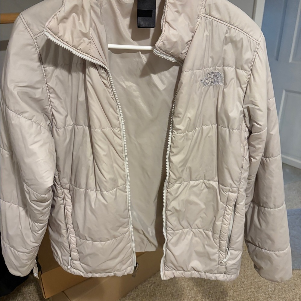 The North Face Women's Light Gray Puffer Jacket